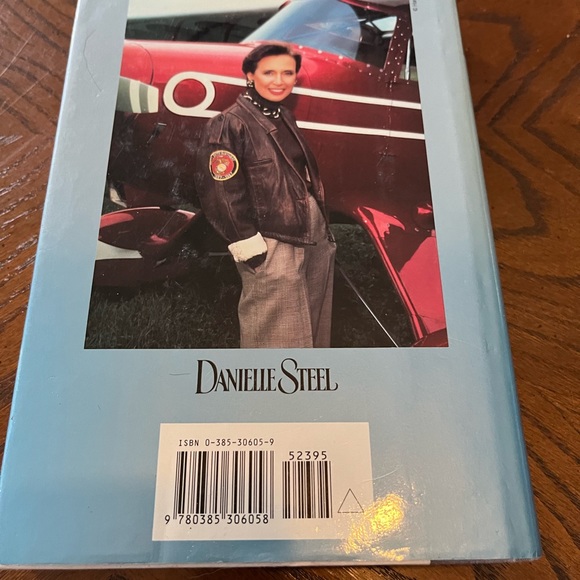 Danielle Steel hardcover books | set of 4 - Picture 6 of 15